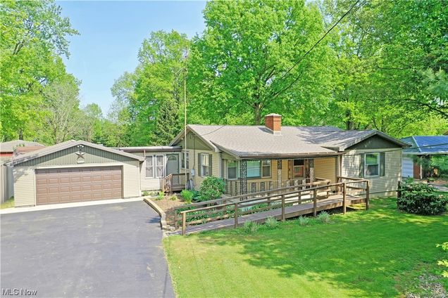 1498 North Road NE Warren, OH House Sold - Photo 1 of 35. Opens carousel modal