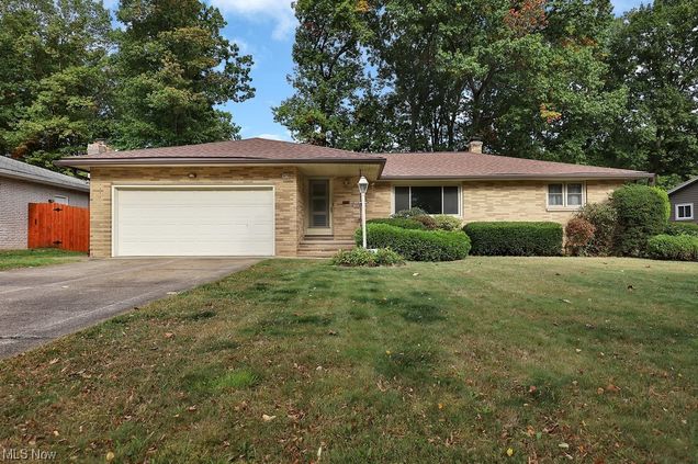 923 E Parkleigh Drive Seven Hills, OH House Sold - Photo 1 of 29. Opens carousel modal