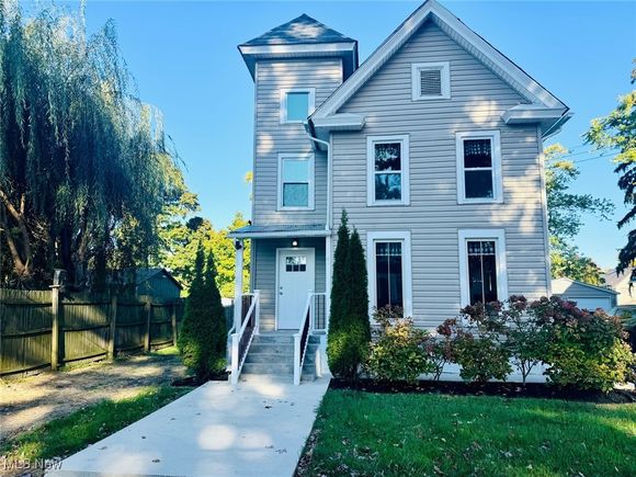 527 W 41st Street Ashtabula, OH House Sold - Photo 1 of 30. Opens carousel modal
