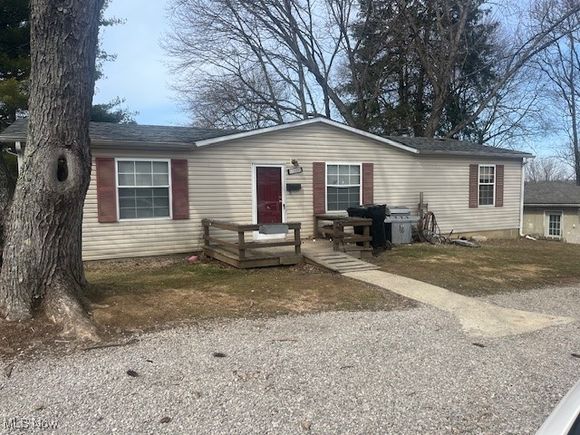 1069 Mound Street Zanesville, OH House Sold - Photo 1 of 12. Opens carousel modal