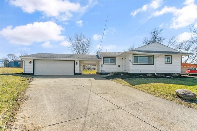 46 Allerton Court Youngstown, OH House Sold - Photo 1 of 30. Opens carousel modal