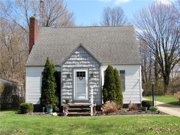 216 Belle Avenue NW Massillon, OH House Sold - Photo 1 of 29. Opens carousel modal