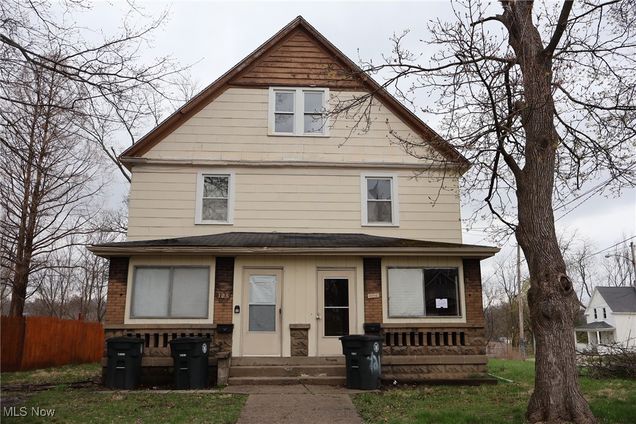 121 123 Roswell Street Akron, OH Multifamily Sold - Photo 1 of 27. Opens carousel modal