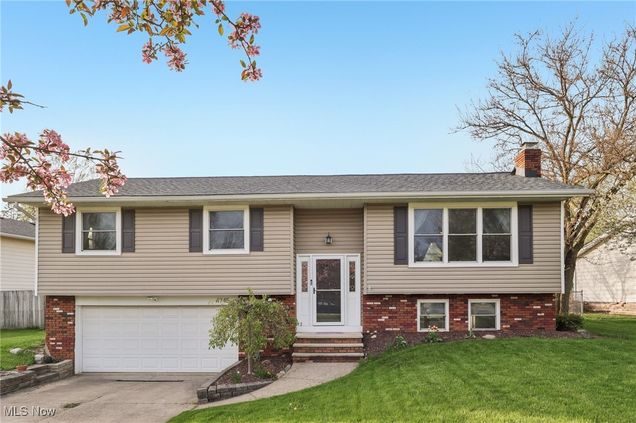 4745 Cottonwood Lane Brunswick, OH House Sold - Photo 1 of 44. Opens carousel modal