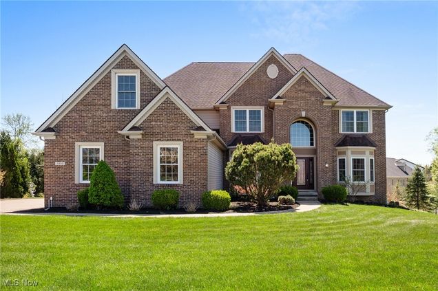 5495 Hedgebrook Drive North Royalton, OH House Sold - Photo 1 of 50. Opens carousel modal