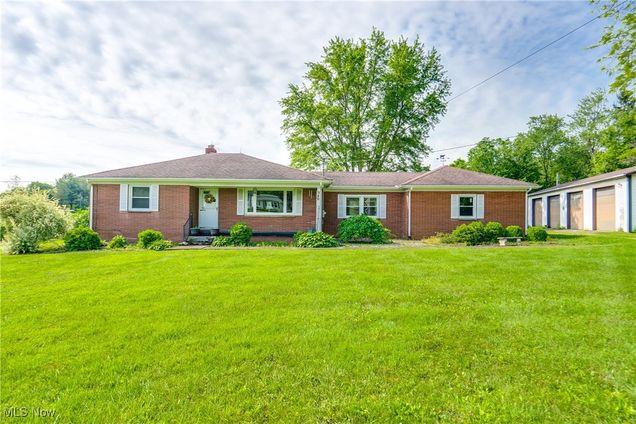 340 53rd Street SW Canton, OH House Active - Photo 1 of 43. Opens carousel modal