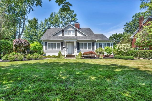4710 Waldamere Avenue Willoughby, OH House Active - Photo 1 of 47. Opens carousel modal