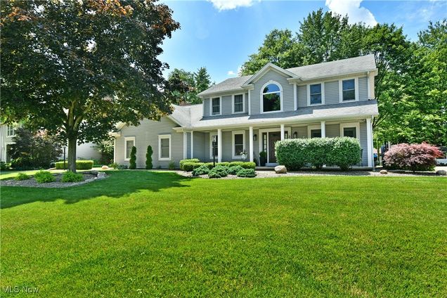 354 Westchester Drive SE Warren, OH House Pending - Photo 1 of 49. Opens carousel modal