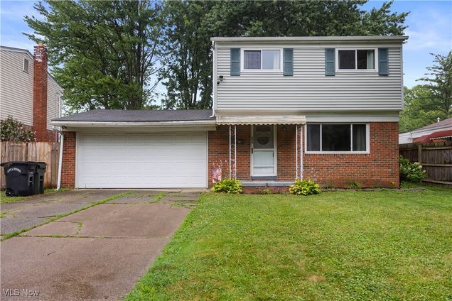 856 Fairwood Boulevard Elyria, OH House Active - Photo 1 of 39. Opens carousel modal