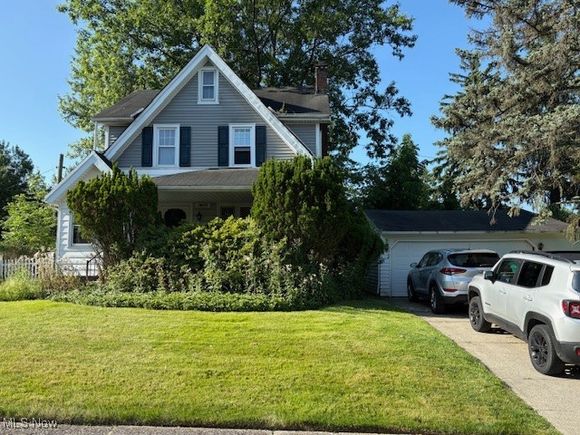 19510 Gardenview Drive Maple Heights, OH House Active - Photo 1 of 21. Opens carousel modal