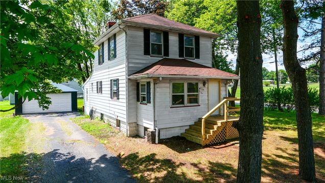 2453 Eddie Street