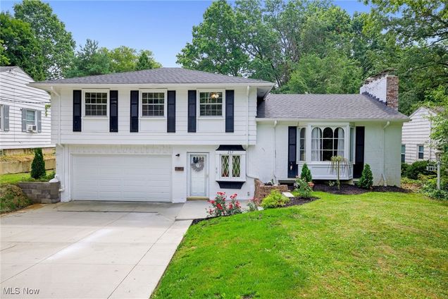 257 Sand Run Road Akron, OH House Active - Photo 1 of 40. Opens carousel modal