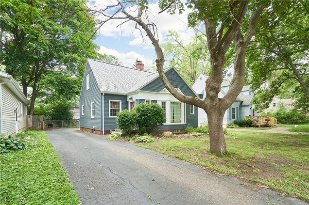432 Auburndale Avenue