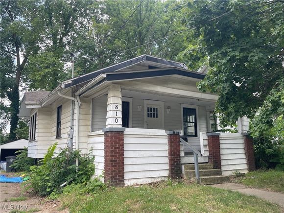 810 Fess Avenue Akron, OH House Active - Photo 1 of 21. Opens carousel modal