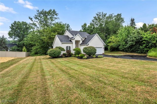 9551 Hoose Road Mentor, OH House Active - Photo 1 of 32. Opens carousel modal