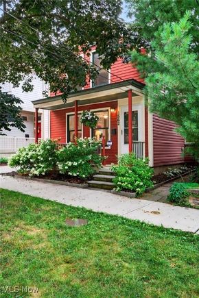 1562 W 29th Street