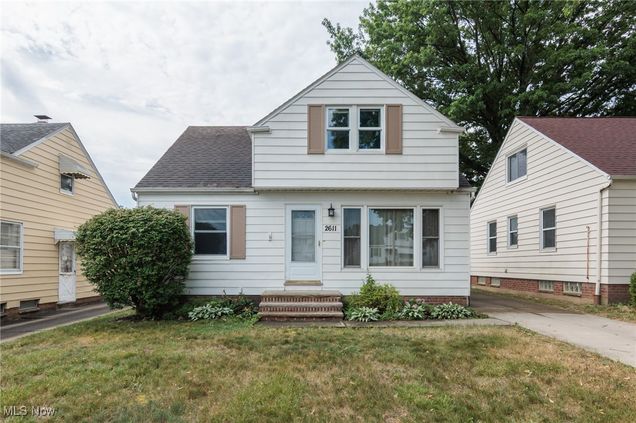 2611 Klusner Avenue Parma, OH House Active - Photo 1 of 48. Opens carousel modal