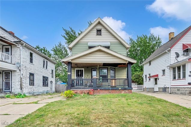 2045 W 104th Street