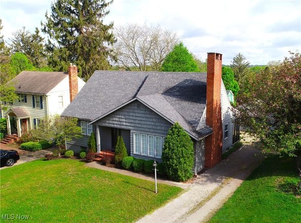 1109 Oak Street Extension