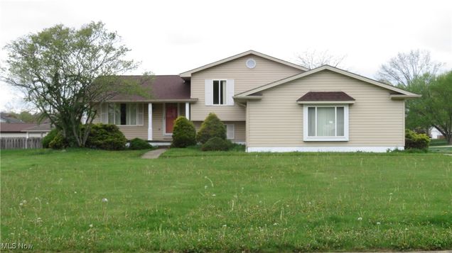 3189 Meanderwood Drive