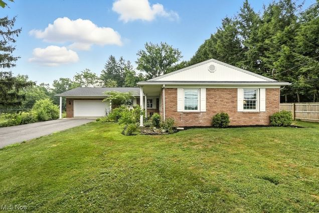 3470 State Route 43 Kent, OH House Active - Photo 1 of 46. Opens carousel modal