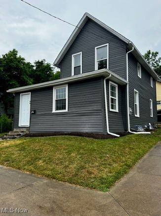 90 Nickel Street Akron, OH House Active - Photo 1 of 12. Opens carousel modal