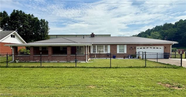 125 Ash Ln