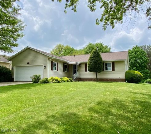 1344 State Road Wadsworth, OH House Active - Photo 1 of 33. Opens carousel modal