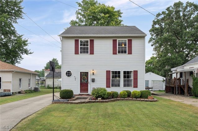 918 E 349th Street Eastlake, OH House Active - Photo 1 of 31. Opens carousel modal