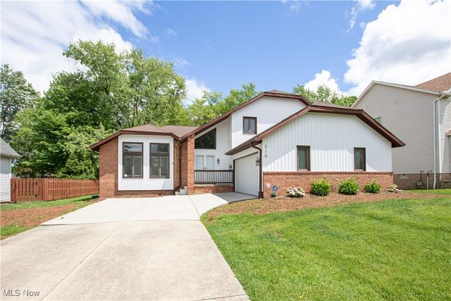 519 Thackeray Trail Richmond Heights, OH House Active - Photo 1 of 35. Opens carousel modal