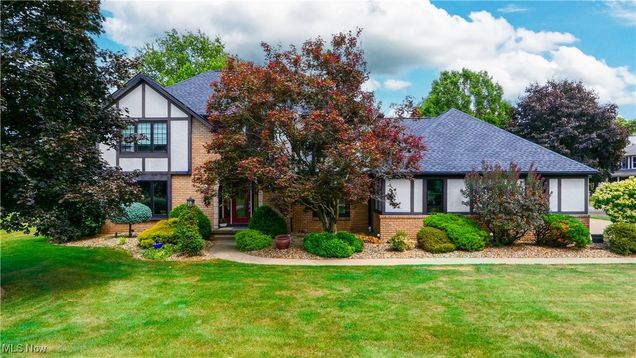 537 Herbert Road Akron, OH House Active - Photo 1 of 49. Opens carousel modal