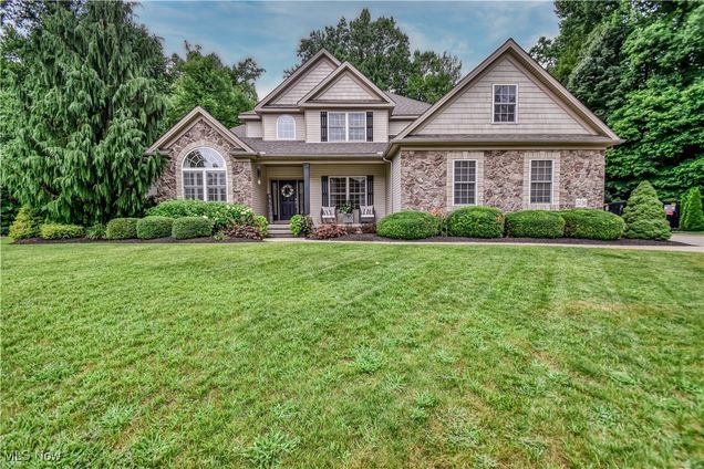 5736 Silvertree Court