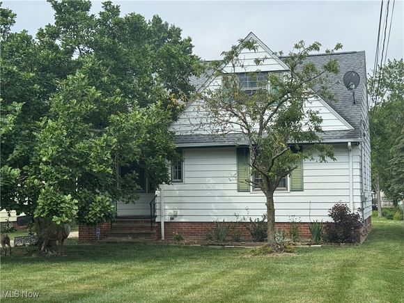 246 E 280th Street Euclid, OH House Active - Photo 1 of 9. Opens carousel modal