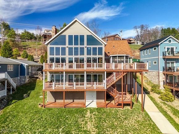 376 E Mohawk Drive