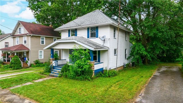 309 Superior Street Newton Falls, OH House Active - Photo 1 of 45. Opens carousel modal