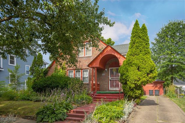650 Sunset View Drive