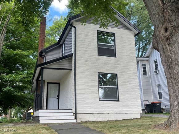 442 Washington Street Salem, OH House Active - Photo 1 of 36. Opens carousel modal
