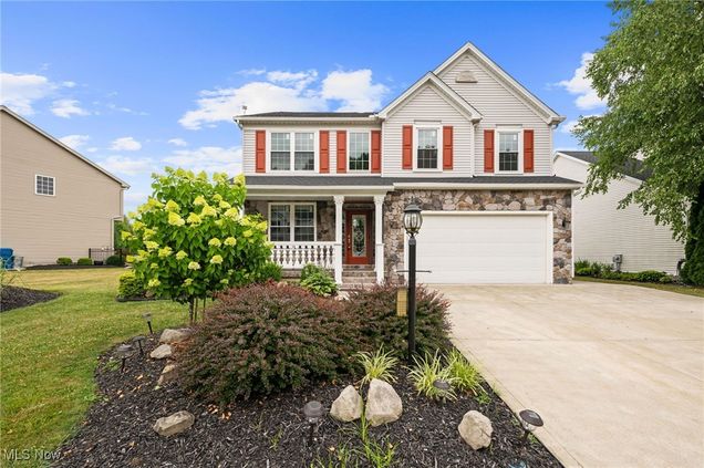 27334 Wheaton Place Olmsted Twp, OH House Active - Photo 1 of 41. Opens carousel modal