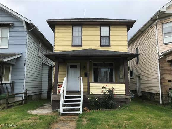 1232 Oak Grove Avenue Steubenville, OH House Active - Photo 1 of 23. Opens carousel modal