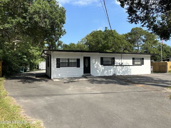1911 Brookview Drive S Jacksonville, FL House Active - Photo 1 of 33. Opens carousel modal