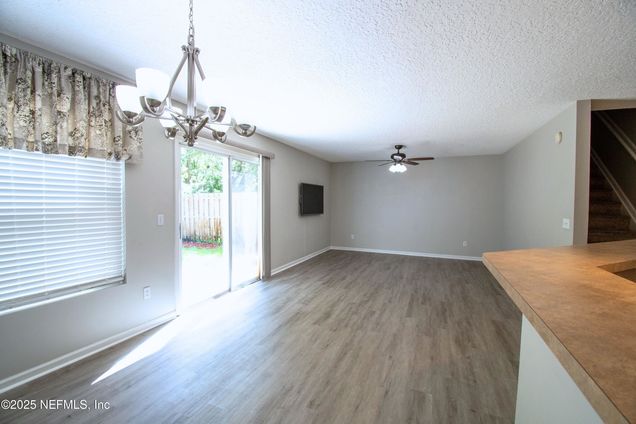 1525 Vineland Circle