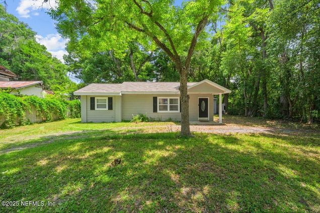 734 N Walnut Street Starke, FL House Active - Photo 1 of 13. Opens carousel modal