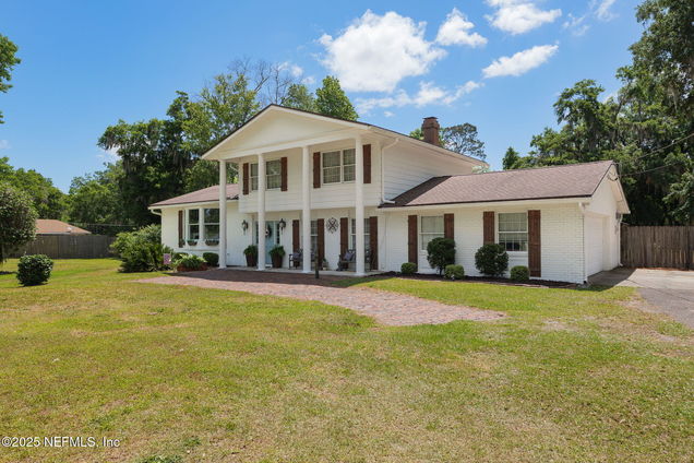 17459 Eagle Bend Boulevard Jacksonville, FL House Active - Photo 1 of 42. Opens carousel modal