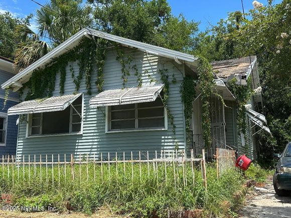 1039 Scriven Street