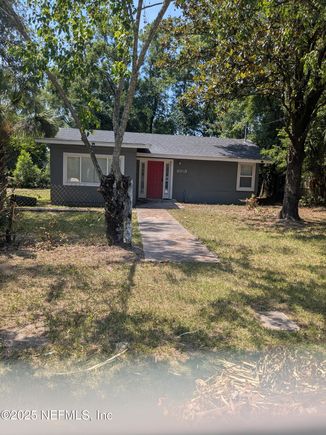1053 Kenmore Street Jacksonville, FL House Active - Photo 1 of 9. Opens carousel modal