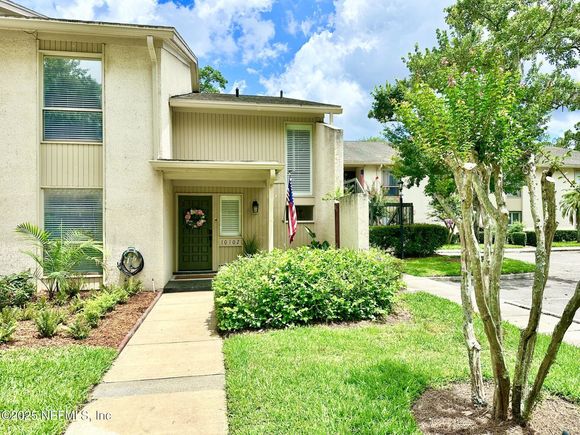10102 Leisure Lane N