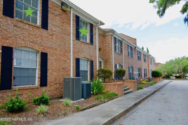5201 Atlantic Boulevard Jacksonville, FL Condo Active - Photo 1 of 27. Opens carousel modal