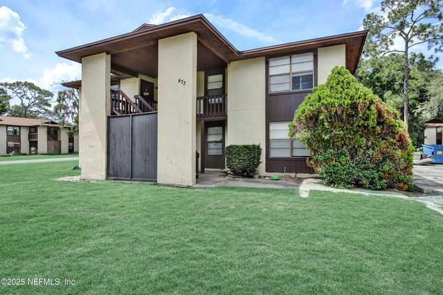 473 Bentwood Lane Orange Park, FL Apartment Active - Photo 1 of 9. Opens carousel modal