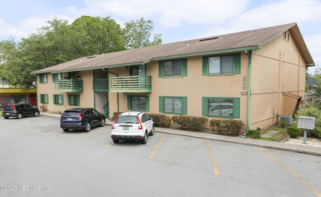 3765 Crown Point Road Jacksonville, FL Condo Active - Photo 1 of 27. Opens carousel modal