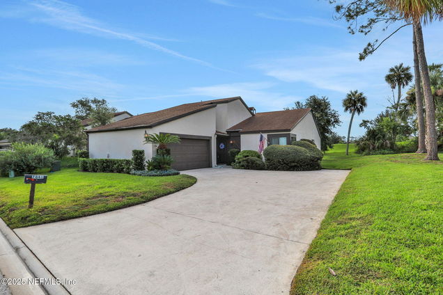 7841 Baymeadows Circle W